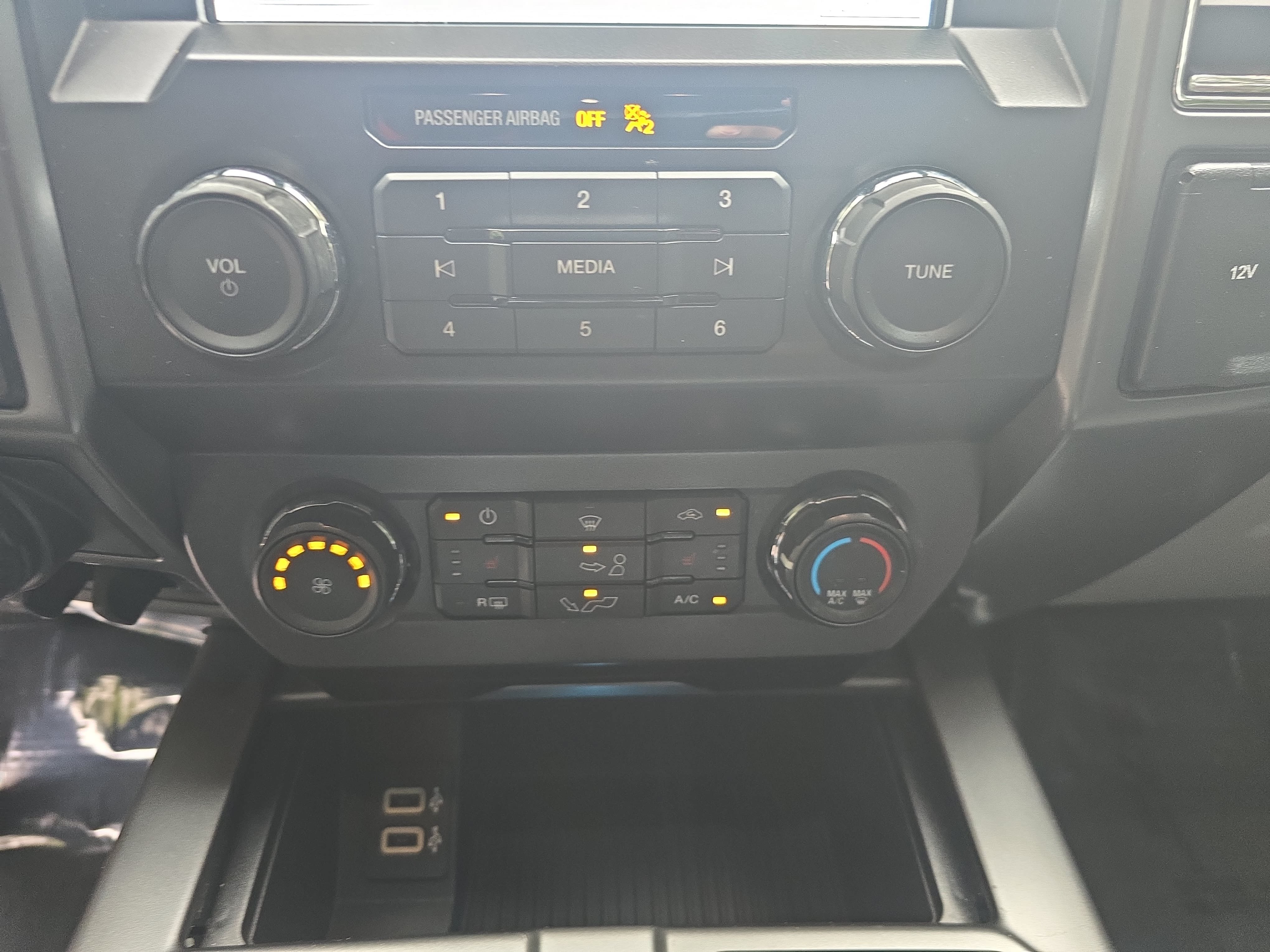 Used 2019 Ford F150 XLT w/ Equipment Group 302A Luxury AWD/4WD image 23