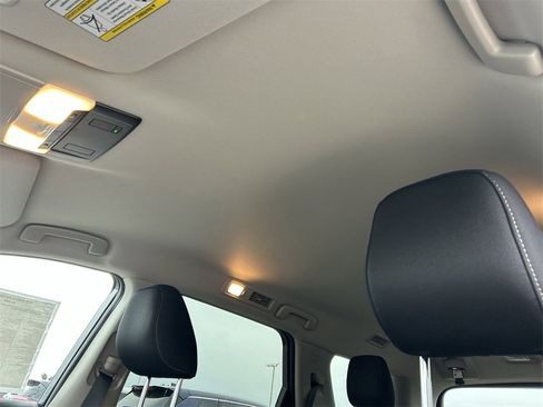 New 2025 Nissan Pathfinder SV w/ Black Appearance Package image 20