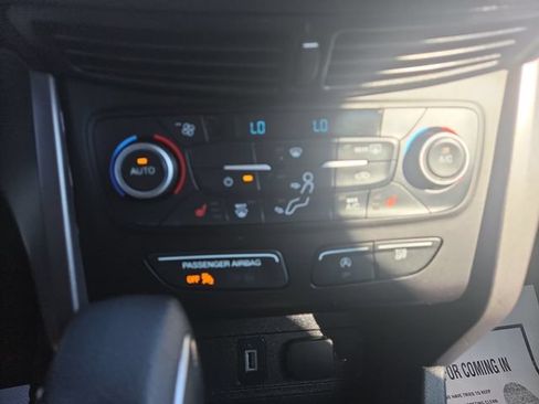 Used 2018 Ford Escape SE w/ SE Sync 3 Package FWD image 13