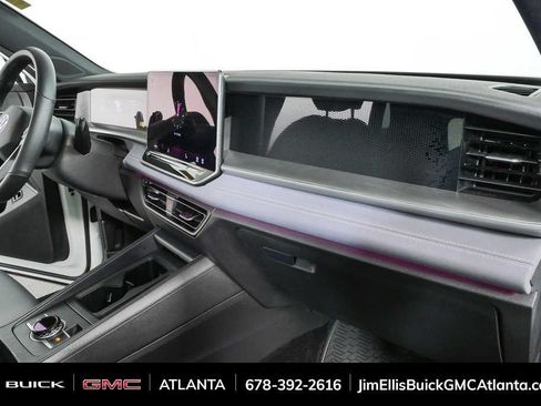 Used 2026 Volkswagen Tiguan SE R-Line FWD image 24