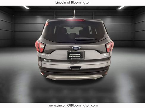 Used 2019 Ford Escape SE image 5