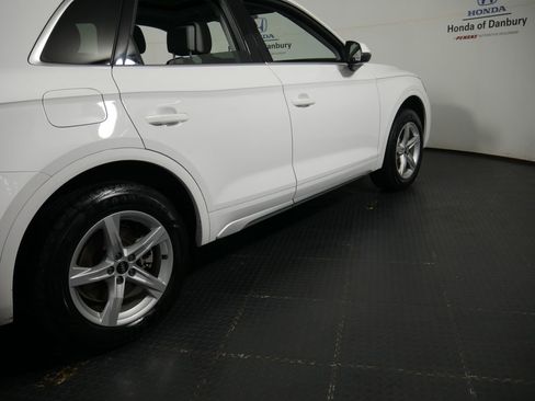 Used 2021 Audi Q5 2.0T Premium w/ Convenience Package image 4