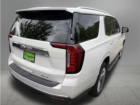 Used 2023 GMC Yukon SLT w/ SLT Premium Package AWD/4WD image 4