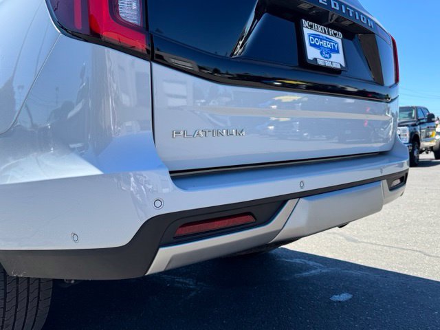 Used 2025 Ford Expedition Platinum AWD/4WD image 18