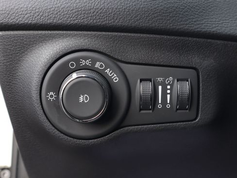 Used 2019 Jeep Compass Altitude image 21