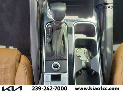 Certified 2022 Kia Telluride SX w/ Towing Package FWD image 20