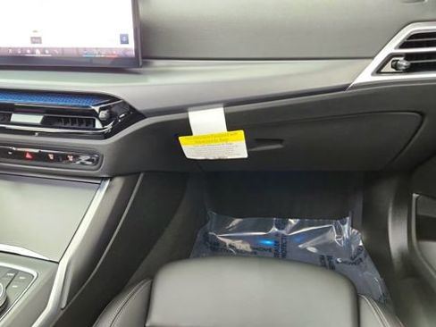 Used 2025 BMW 230i xDrive Coupe image 32