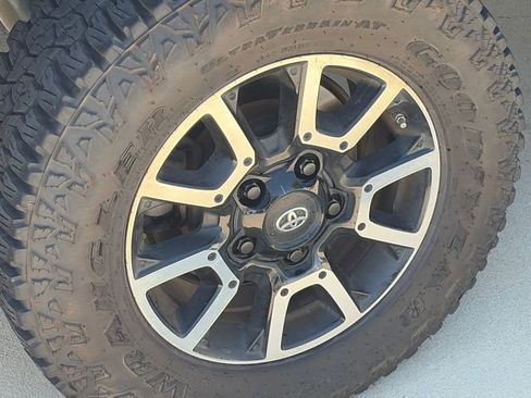 Used 2014 Toyota Tundra SR5 w/ TRD Off Road Package image 11