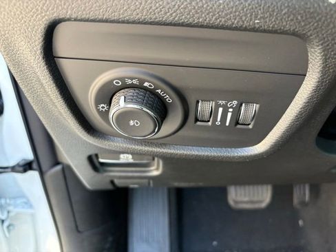 New 2025 Jeep Grand Cherokee Limited w/ Black Appearance Package image 15