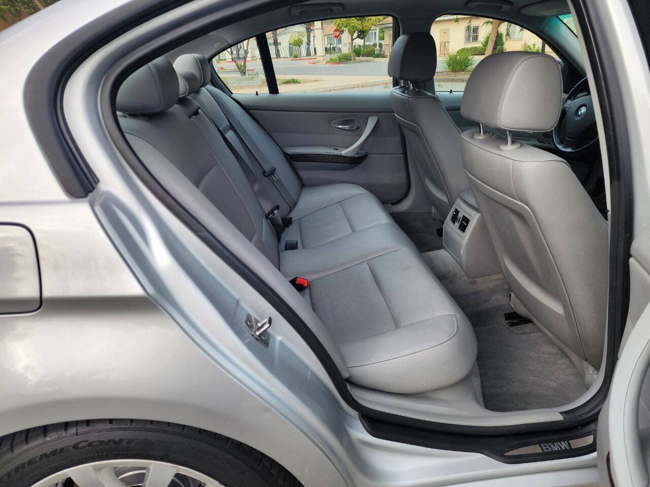 Used 2011 BMW 328i Sedan RWD image 31