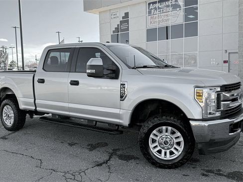 Used 2019 Ford F250 XLT image 2
