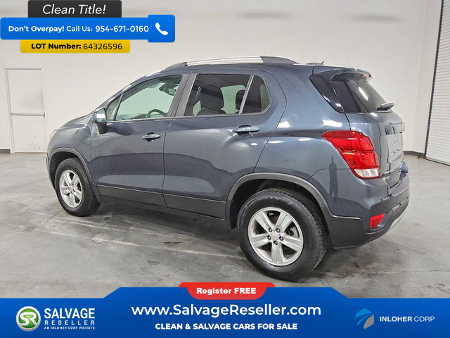 Used 2021 Chevrolet Trax LT AWD/4WD image 3