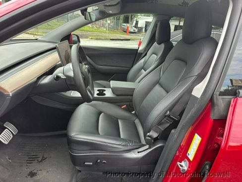 Used 2022 Tesla Model Y Performance AWD/4WD image 12
