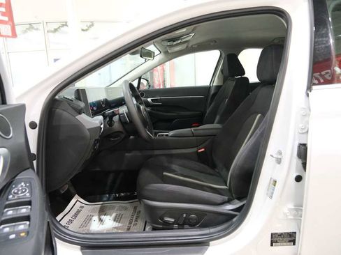 Used 2025 Hyundai Sonata SEL FWD image 16