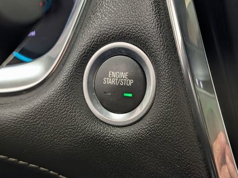 Used 2023 Chevrolet Traverse LT w/ LT Premium Package AWD/4WD image 26