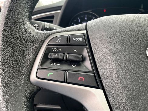 Used 2018 Hyundai Elantra SE image 20