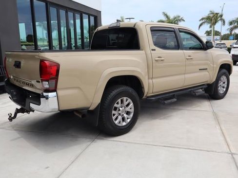 Used 2018 Toyota Tacoma SR5 RWD image 3