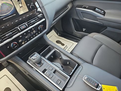 Used 2025 Nissan Pathfinder SL w/ SL Premium Package image 29