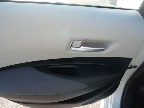 Used 2020 Toyota Corolla LE image 24