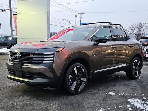 New 2026 Nissan Kicks SR w/ Cold Weather Package image 2