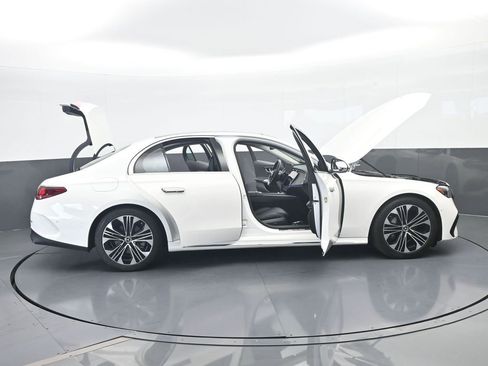 Used 2025 Mercedes-Benz E 350 Sedan image 76