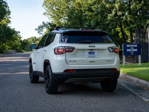 Used 2018 Jeep Compass Limited w/ Navigation Group AWD/4WD image 7