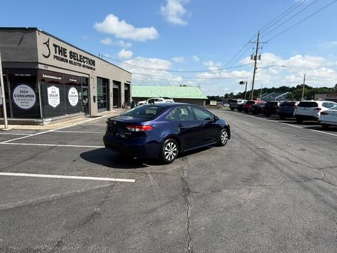 Used 2020 Toyota Corolla LE FWD image 17
