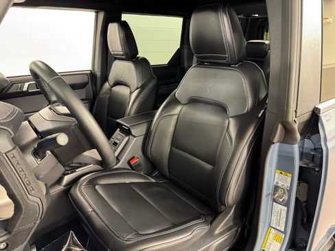 Used 2025 Ford Bronco Outer Banks image 13