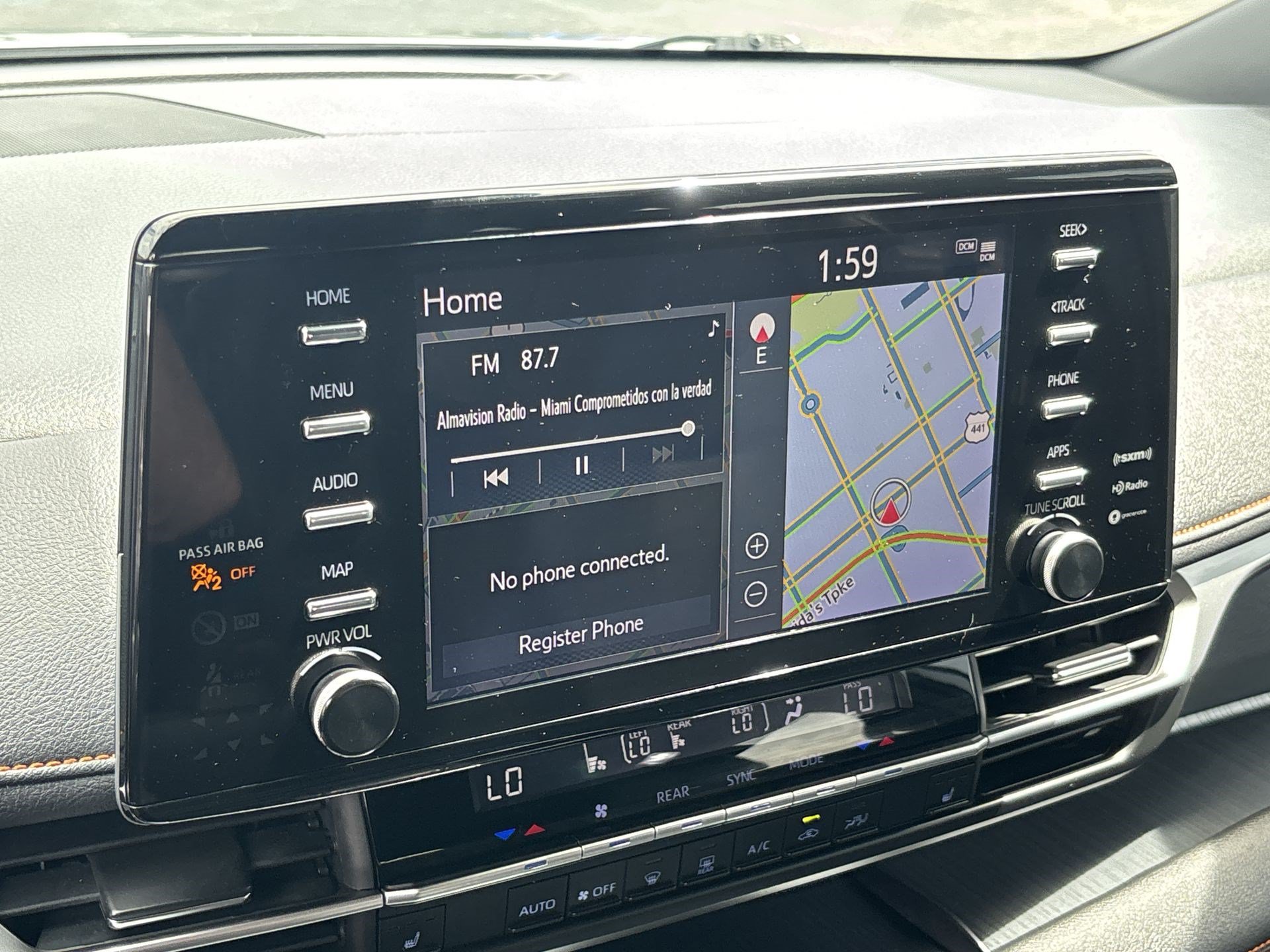 Used 2022 Toyota Sienna XSE FWD image 12