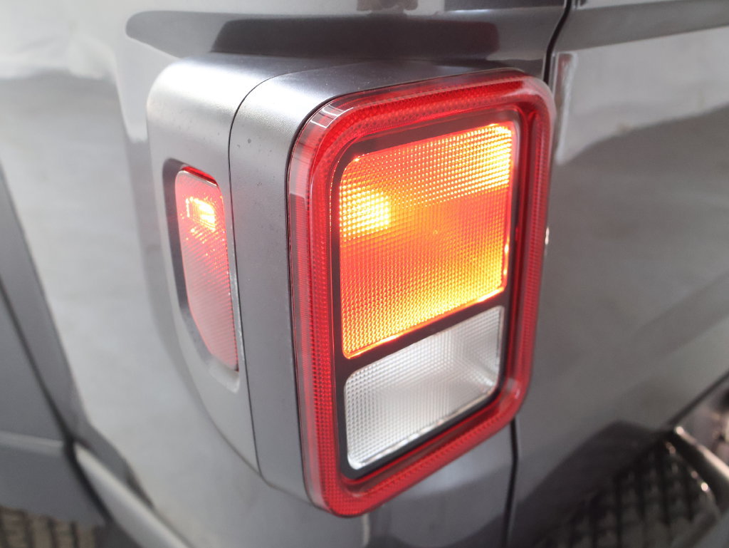 Used 2025 Jeep Gladiator Sport AWD/4WD image 30