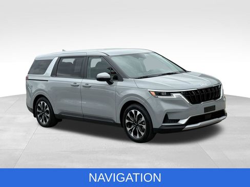 Used 2024 Kia Carnival EX FWD image 13