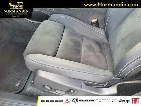 Used 2023 Volvo C40 P8 Recharge Ultimate AWD/4WD image 17