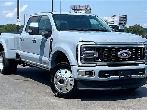 Used 2024 Ford F450 Limited w/ FX4 Off-Road Package AWD/4WD image 38