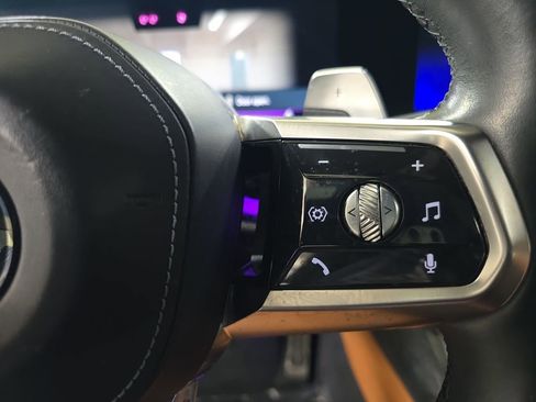 Used 2023 BMW 740i image 21