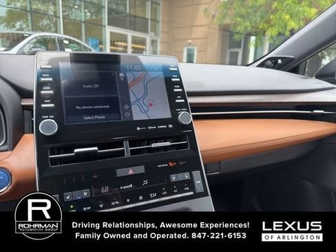 Used 2021 Toyota Avalon Limited w/ Advanced Safety Package FWD image 9
