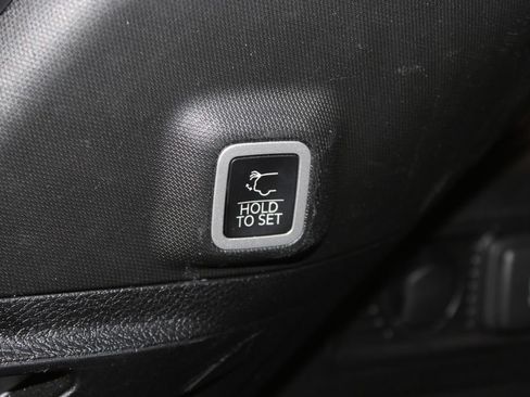 Used 2024 Jeep Grand Cherokee Altitude AWD/4WD image 17
