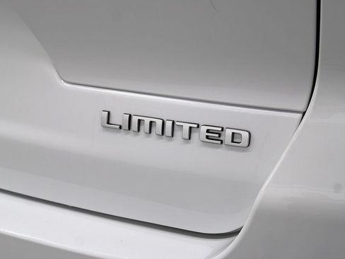 New 2026 Jeep Grand Cherokee L Limited w/ MOPAR Finishing Package AWD/4WD image 45