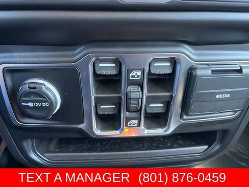 Used 2023 Jeep Wrangler Unlimited AWD/4WD image 24