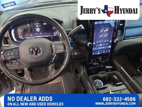 Used 2024 RAM 3500 Limited AWD/4WD image 9