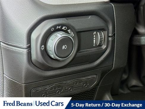Used 2026 Jeep Wrangler Unlimited Sahara AWD/4WD image 15