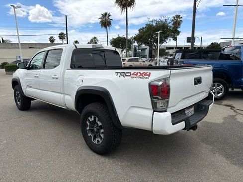 Used 2023 Toyota Tacoma TRD Off-Road w/ Advanced Technology Package AWD/4WD image 3