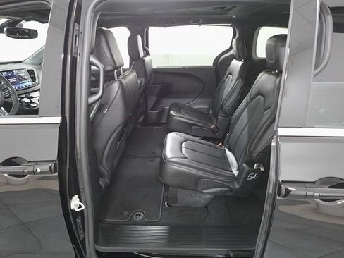 New 2026 Chrysler Pacifica Select image 23