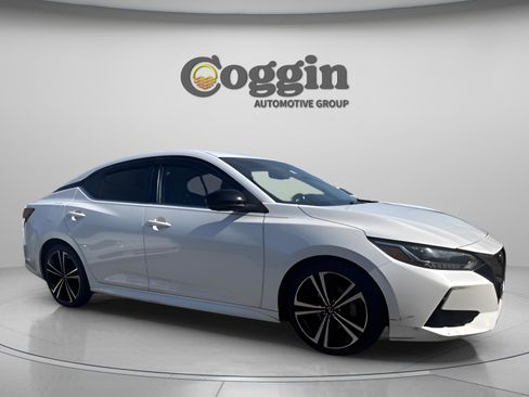 Used 2021 Nissan Sentra SR w/ SR Premium Package image 17