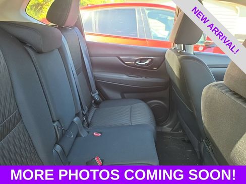 Used 2018 Nissan Rogue S AWD/4WD image 9