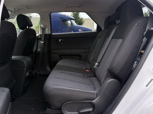 New 2025 Hyundai Ioniq 5 SE image 24