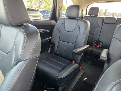 Used 2022 Kia Telluride EX w/ EX Premium Package image 12