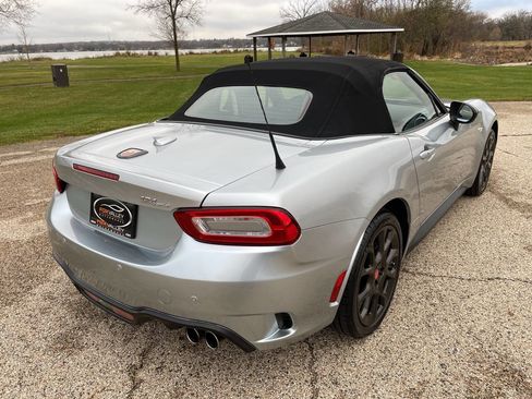 Used 2018 FIAT 124 Spider Abarth w/ Convenience Group image 21