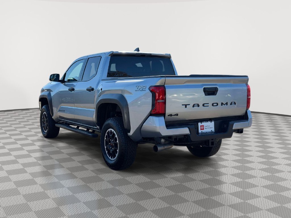 Used 2025 Toyota Tacoma TRD Off-Road AWD/4WD image 5
