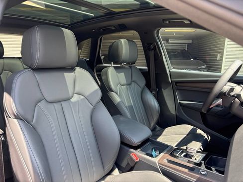 Used 2025 Audi Q5 e Premium Plus w/ Premium Plus Package AWD/4WD image 16