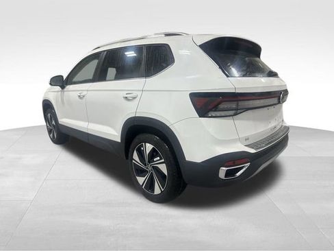 New 2026 Volkswagen Taos SE AWD/4WD image 6